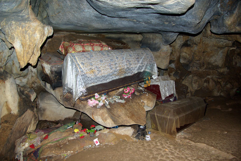 Londa grotte funéraire
