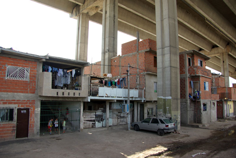 Buenos-Aires, extension sous les ponts