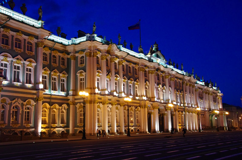 St Petersbourg by night - L'Ermitage