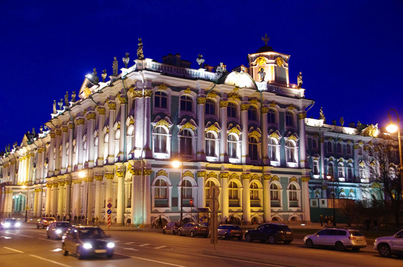 St Petersbourg by night - L'Ermitage