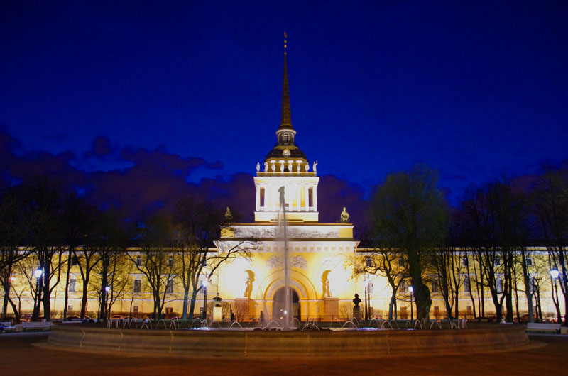 St Petersbourg by night - L'Amirauté