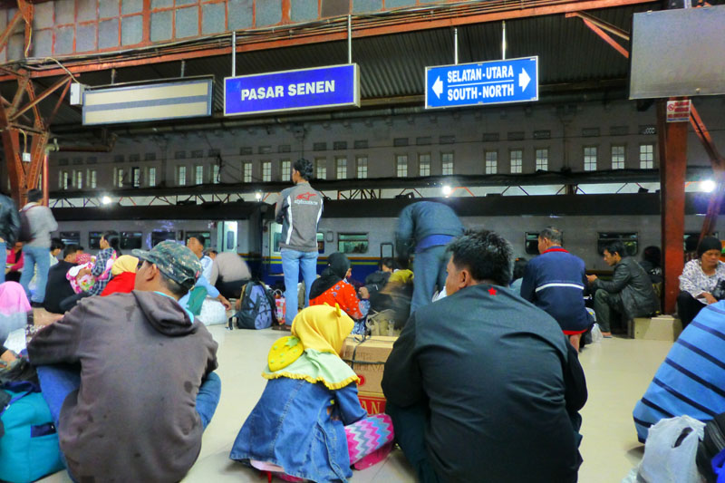 Jakarta - gare Pasar Senen