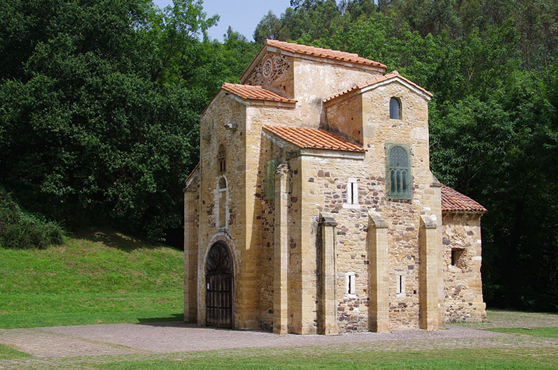 Oviedo - Église San Miguel de Lillo