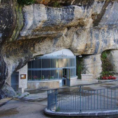 Grotte et chapelle N D de Remonot