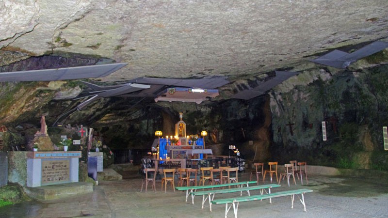 Grotte et chapelle N D de Remonot