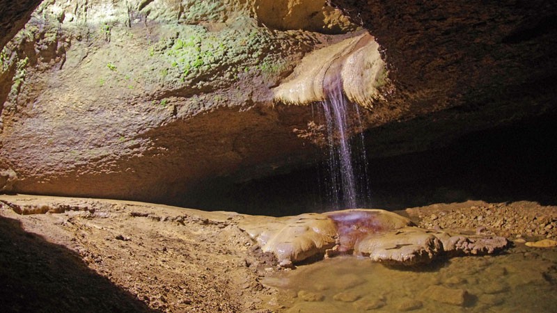 Grotte et chapelle N D de Remonot