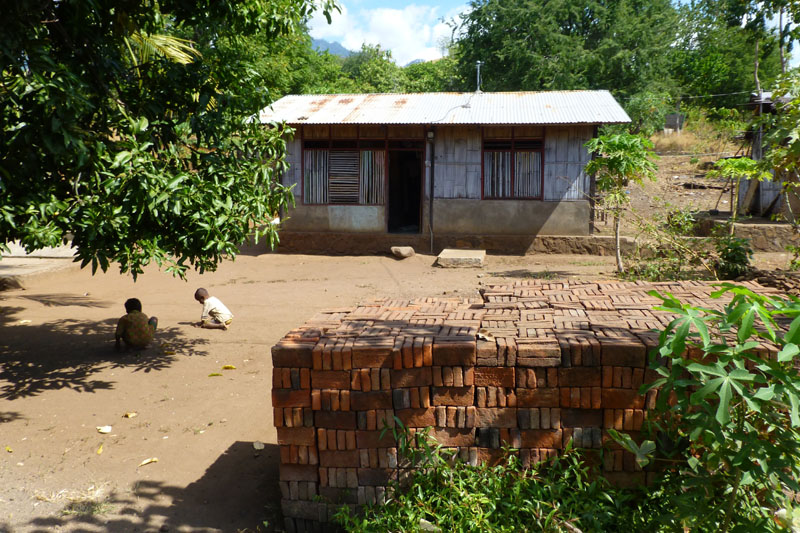 Waiara, fabrication de briques