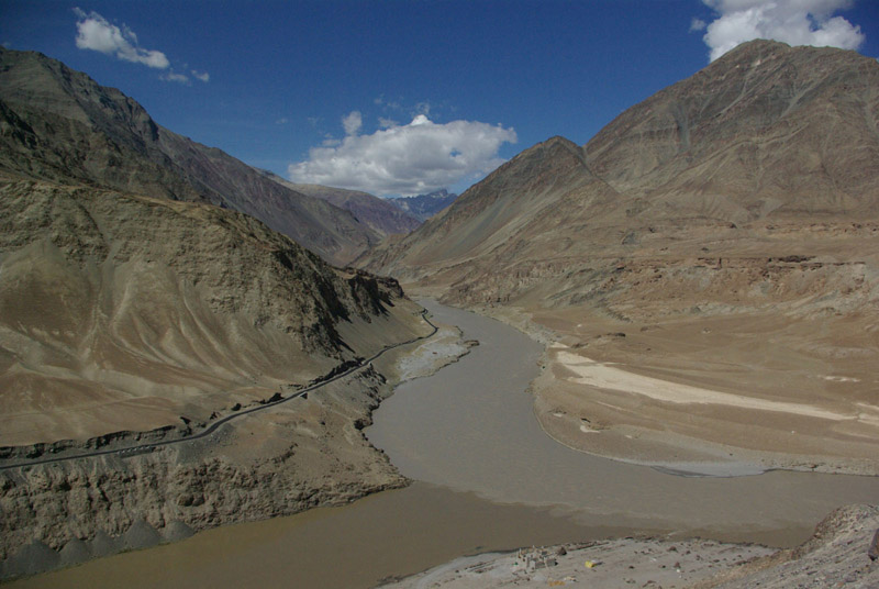 L'Indus et son confluent le zanskar