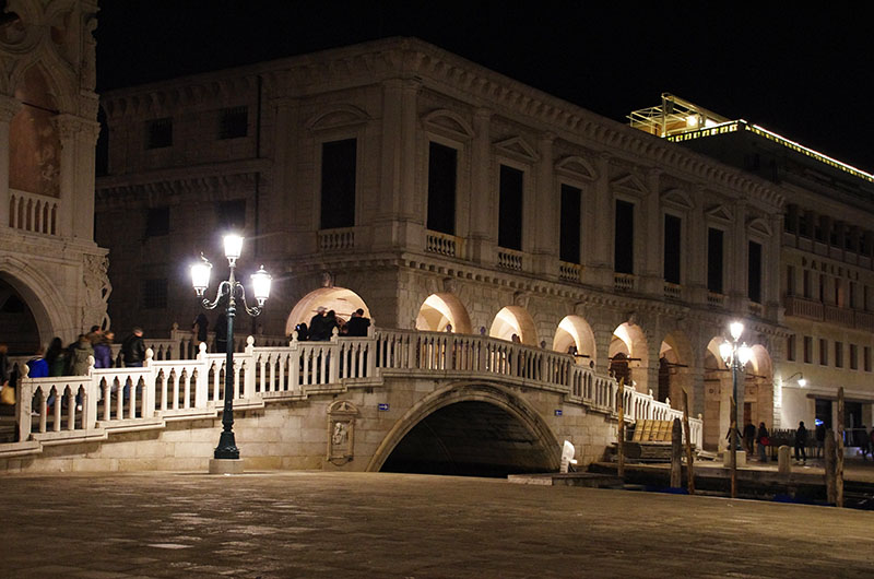 Pont della Paglia by night