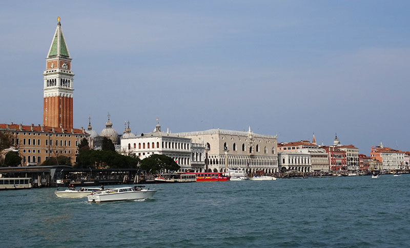 Venise par la mer