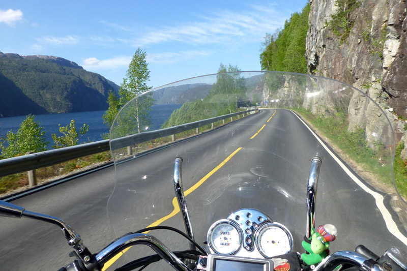 Route 13 entre Nesvik et Oanes